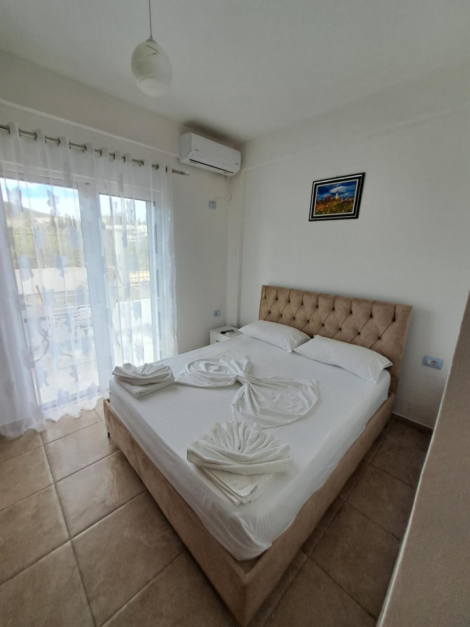 Elton Tafa Guesthouse Ксамил Екстериор снимка