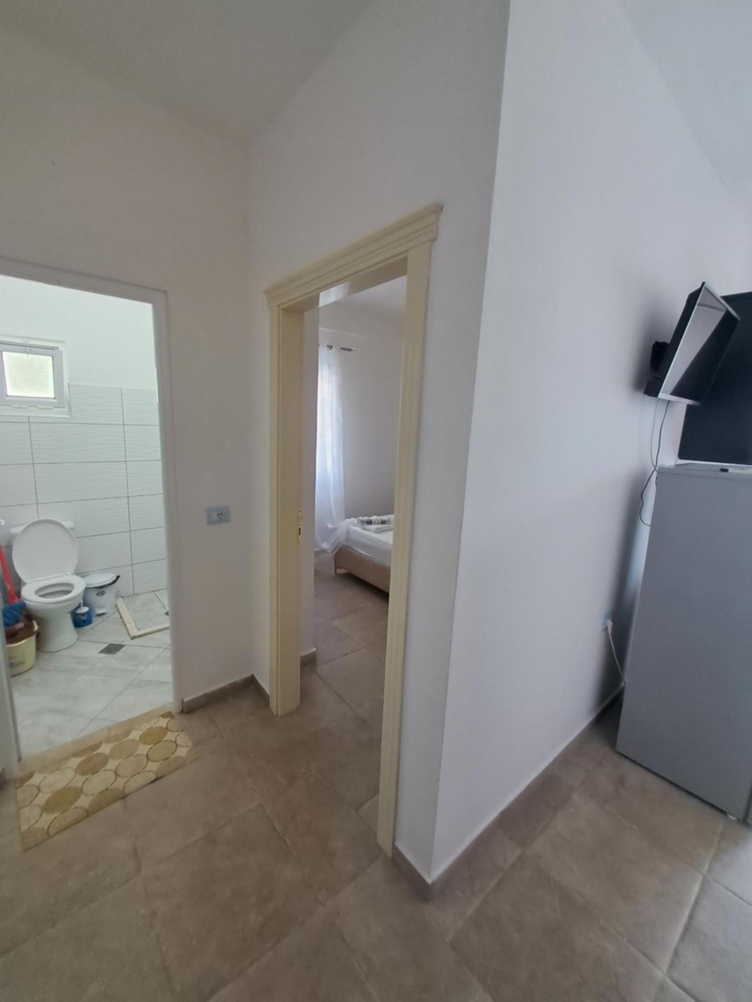 Elton Tafa Guesthouse Ксамил Екстериор снимка