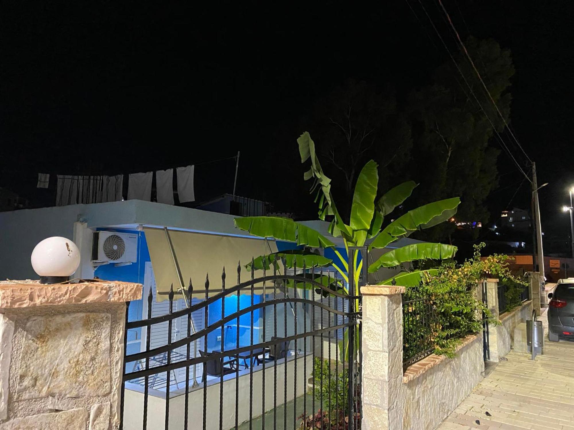 Elton Tafa Guesthouse Ксамил Екстериор снимка